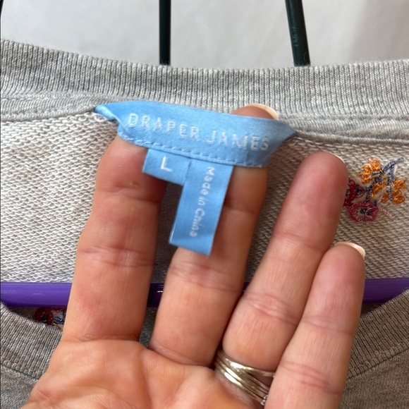 Draper James Gray Sweatshirt Dress, Pink Floral Embroidery, Size Large, Preowned - Picture 2 of 9